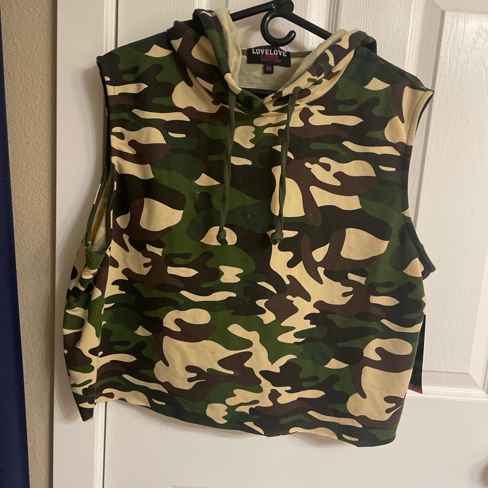 Sleeveless hoodie